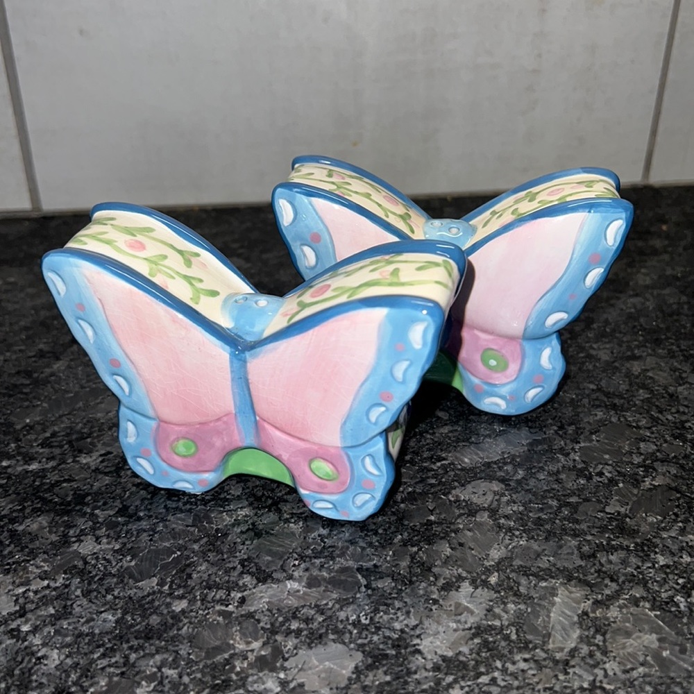 COPY - Set of ceramic butterfly salt and pepper shakers. Like new condition Pin…